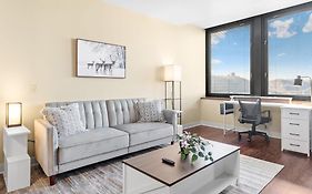 Luxury High Rise 1Bd River Views Downtown Pittsburgh